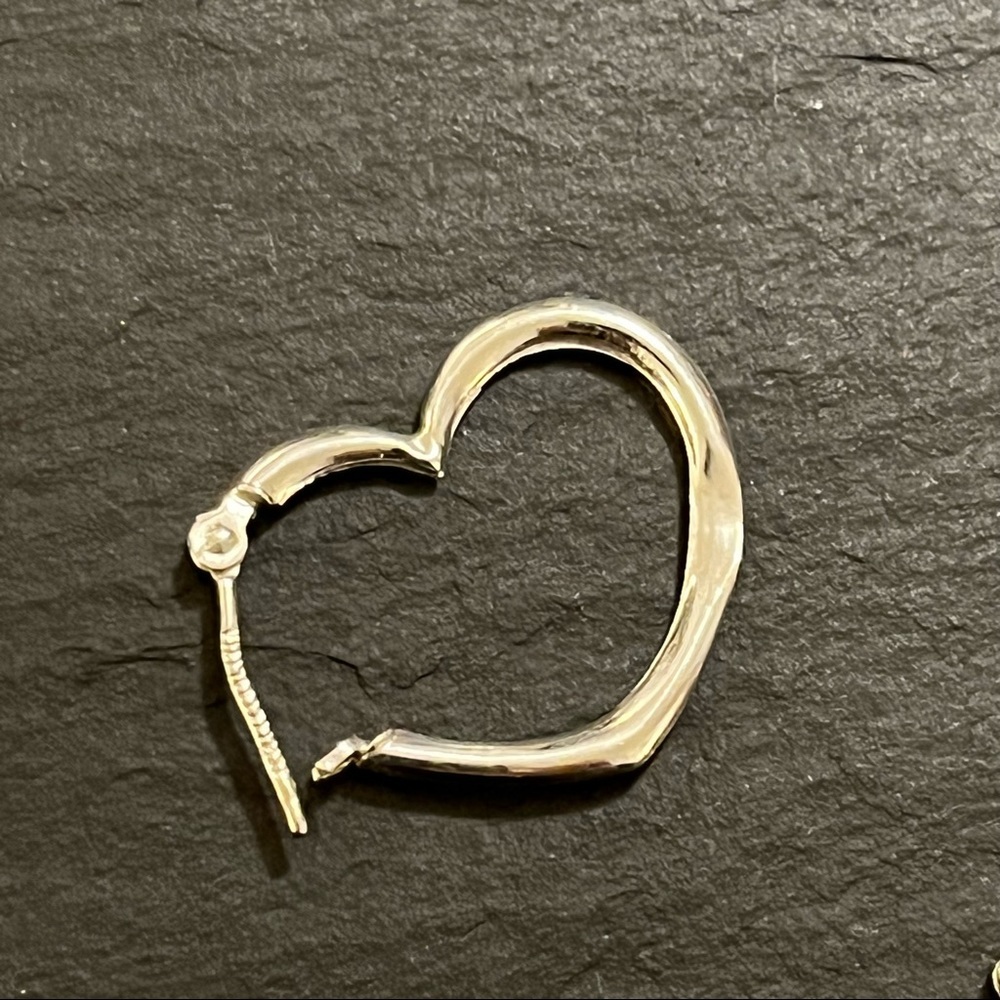 Jacmel Mauritas 14kt White Gold Heart Hoop Earrings​ - Picture 5 of 9